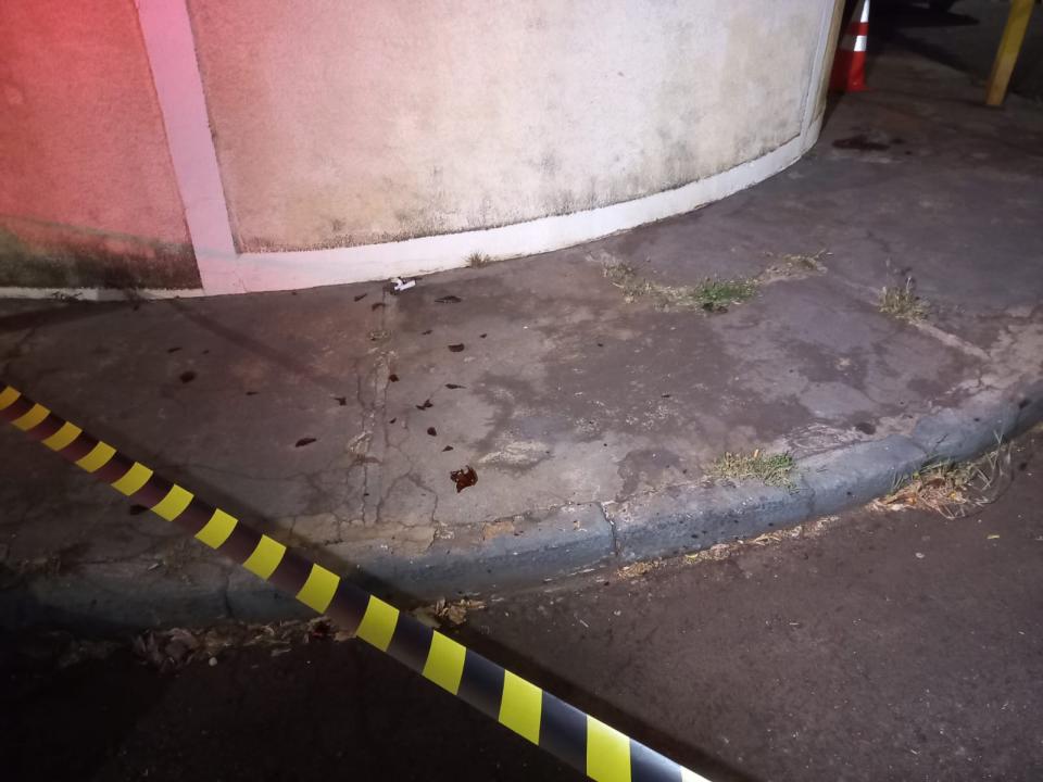 Foto 5 de 7 — Homem leva garrafada na cabeça após discussão em Araraquara; estado é grave